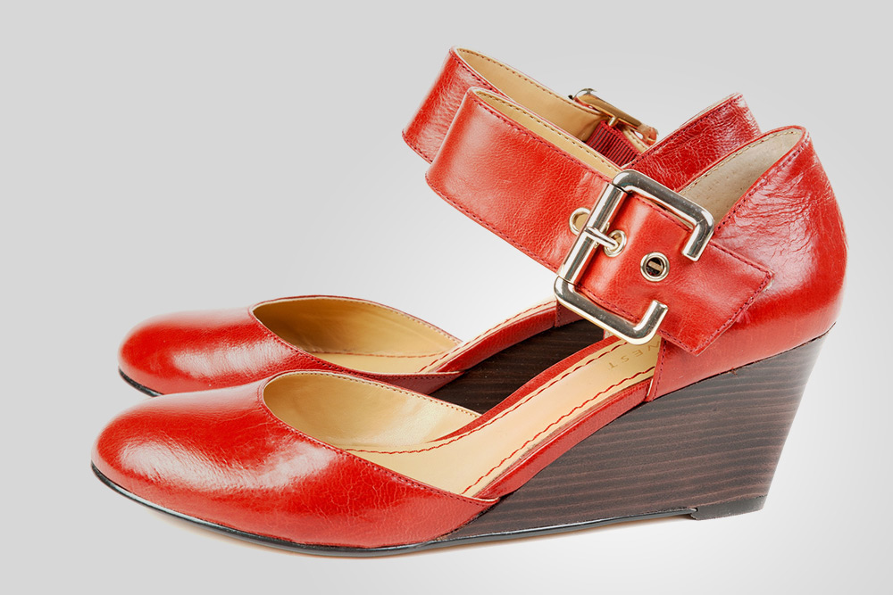 photodune-3407682-fashionable-womens-red-shoes-m